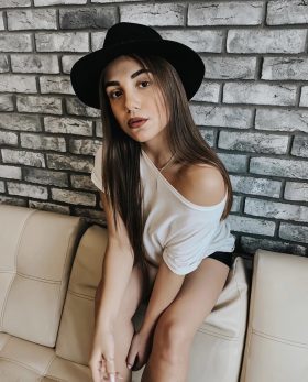 fille jolie et sexy KARINA_NEWFACE